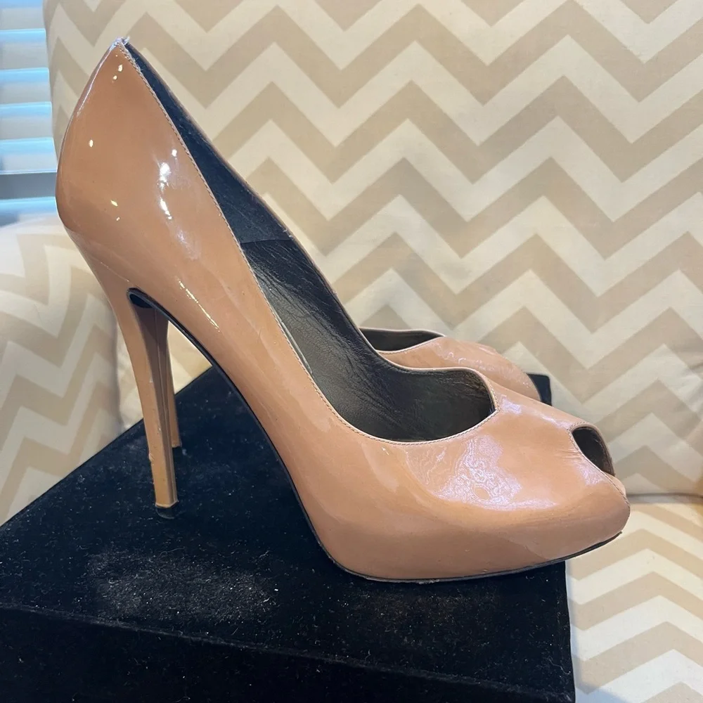 Stuart Weitzman nude peep toe high heels, size 9.5 - Picture 5 of 9